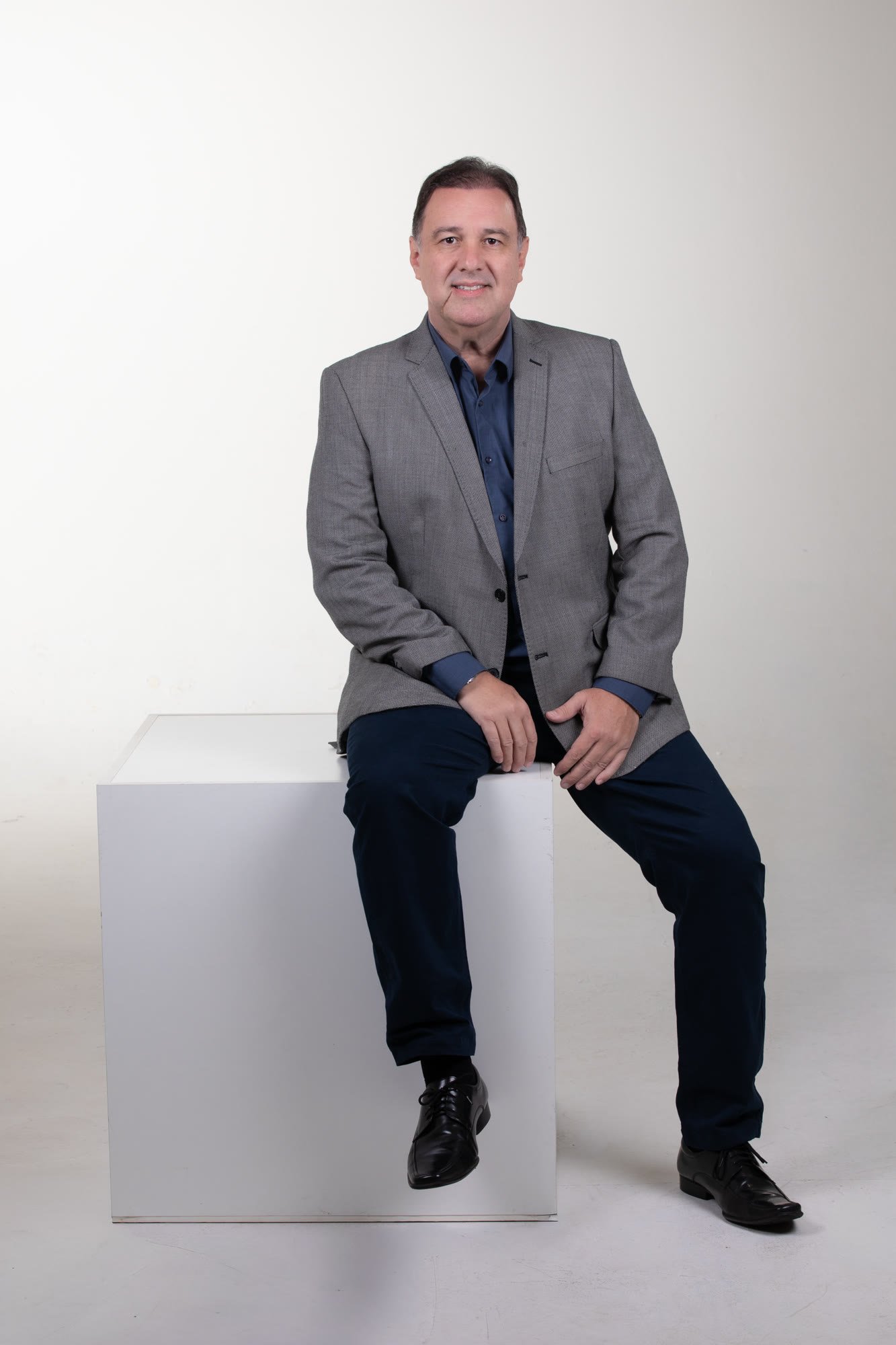 Dr. Alfredo Paroneto